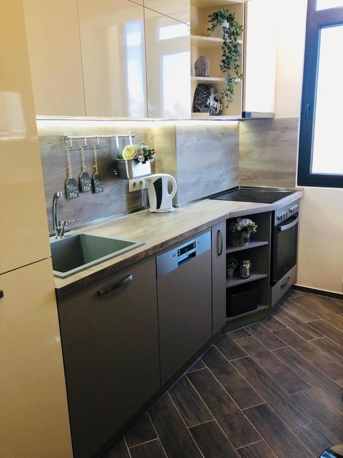 Lovely 3-Bedroom Apartment For 7 Ppl At The Centre Warna Zewnętrze zdjęcie